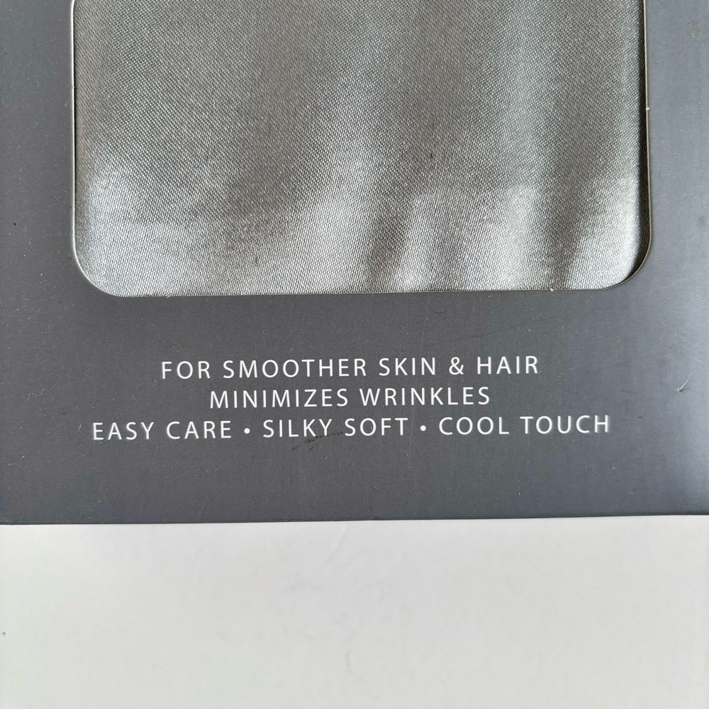 Nicole Miller Home Satin Pillowcase Set 2 Standard Silver/Gray NIB - Picture 2 of 3